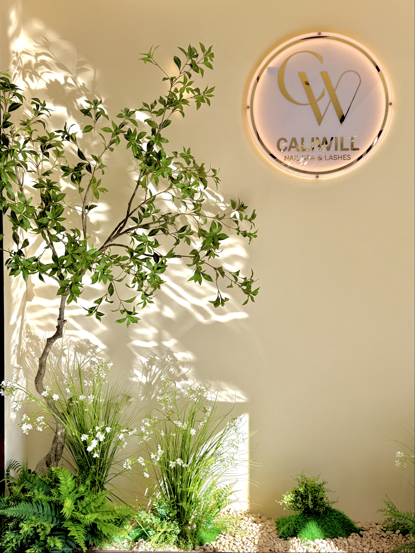 Caliwill Nail Spa & Lashes logo